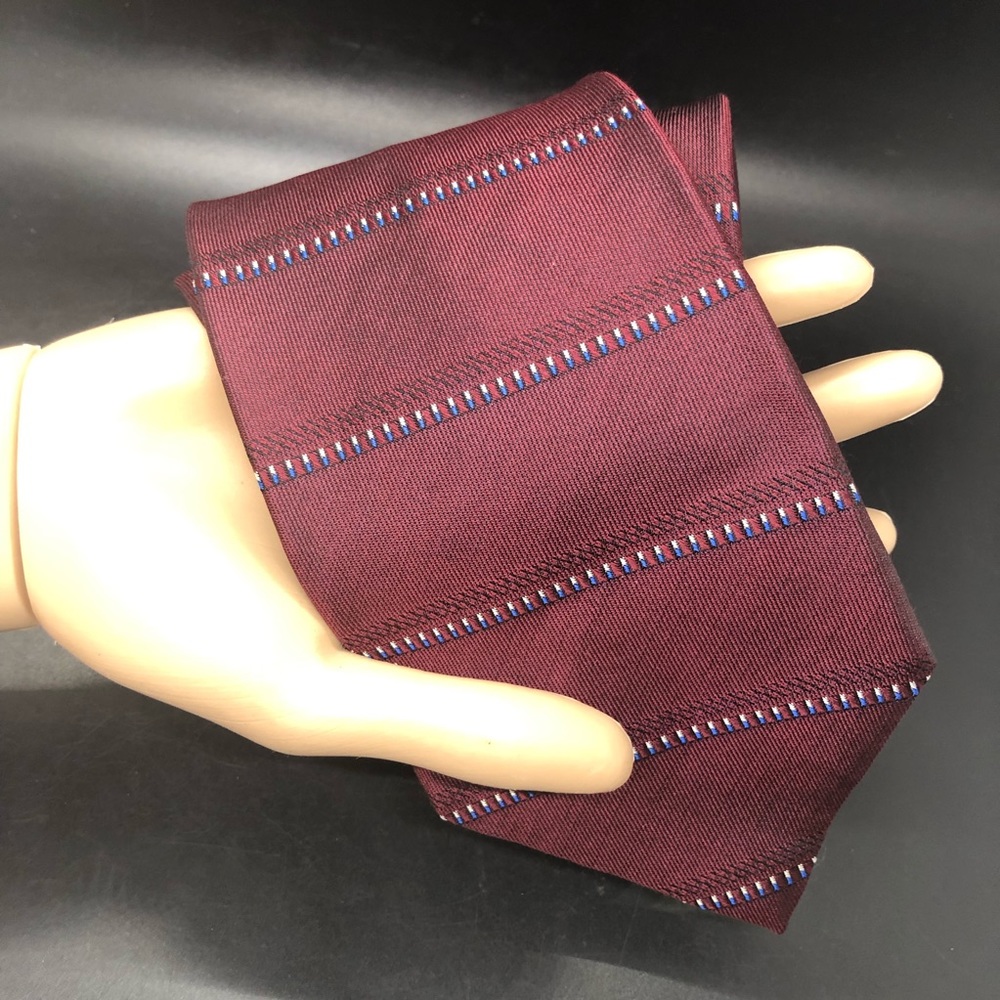 Vintage 90’s Tommy Hilfiger burgundy Silk neck Tie